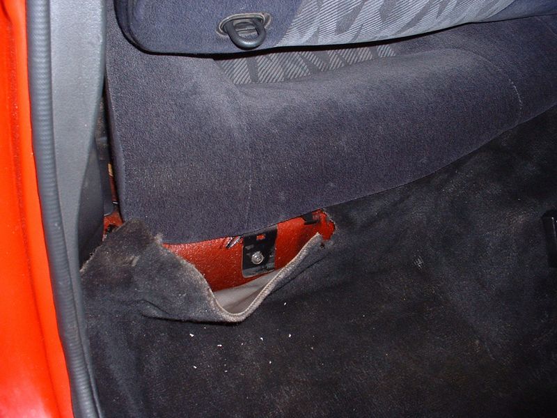 rearbottomseatboltin.jpg